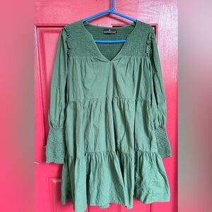 Pomander Place Tuckernuck Women's Ceci Mini tier Swing Dress Green M Christmas